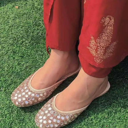 Zeenat Jutti Gold