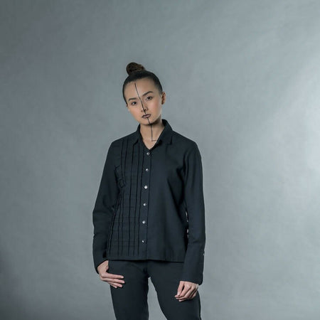 Shirt With Cross Pleats