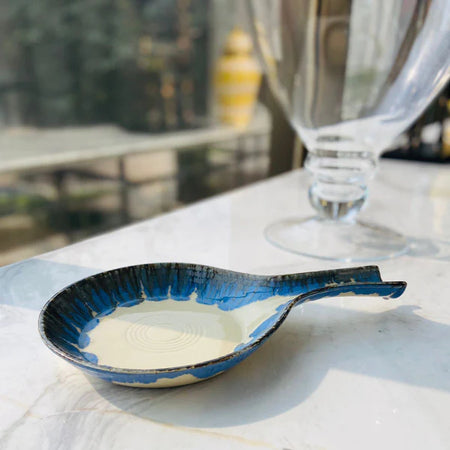 Ivory with blue border - Pan