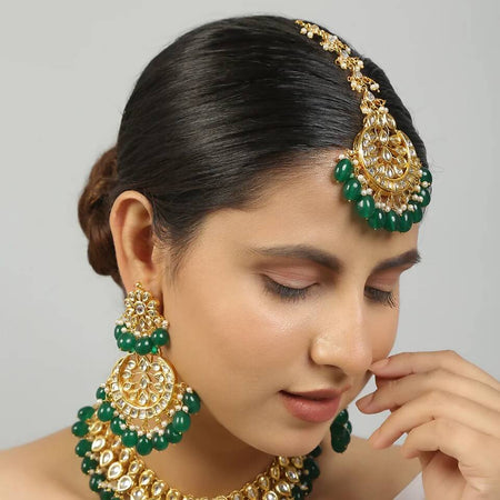 Emerald beaded Kundan Necklace with Earrings & Maang Tikka