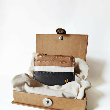IRIS (GREY AND CARAMEL)