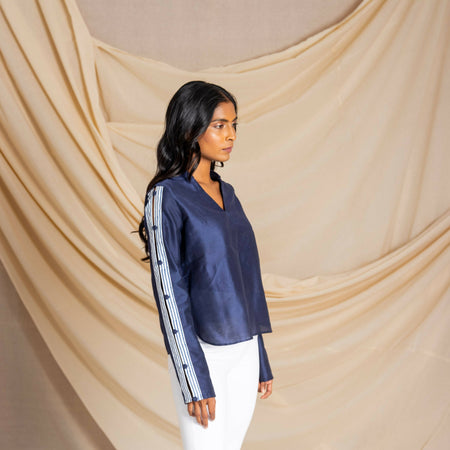 Basic top with slit sleeve