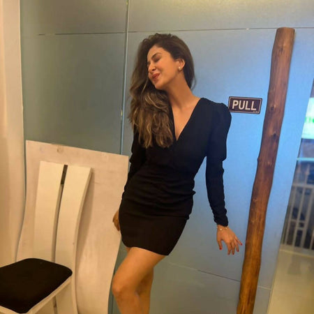 STRINGS TIE UP FLATS