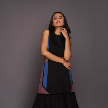 COLOURBLOCK DRESS WITH RUFFLED BOTTOM